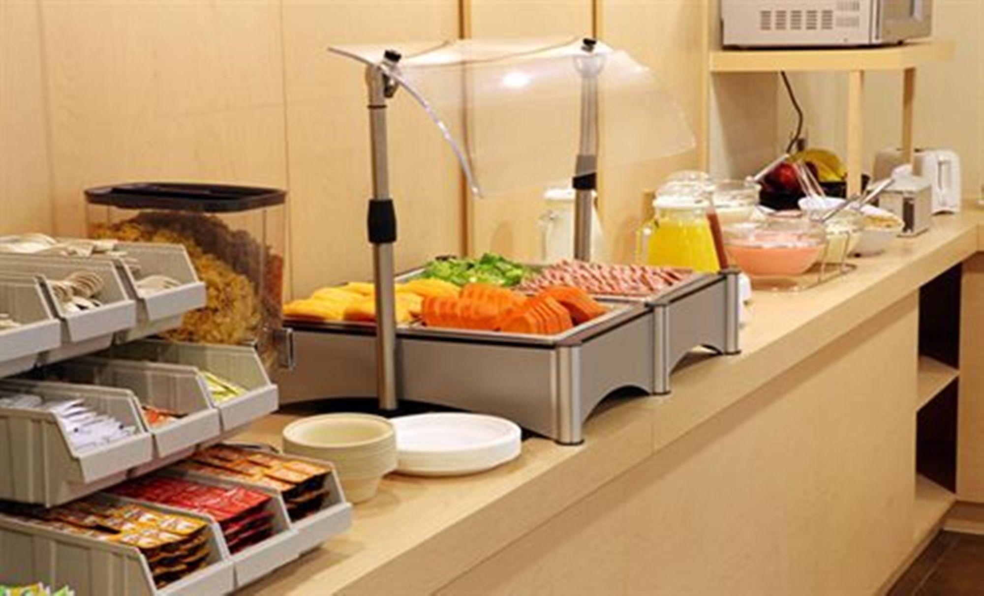 Hotel Express By Marriott Mazatlan